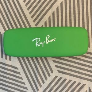 ❄️ 4/$20 ❄️ Ray Ban glasses case. Green with red liner